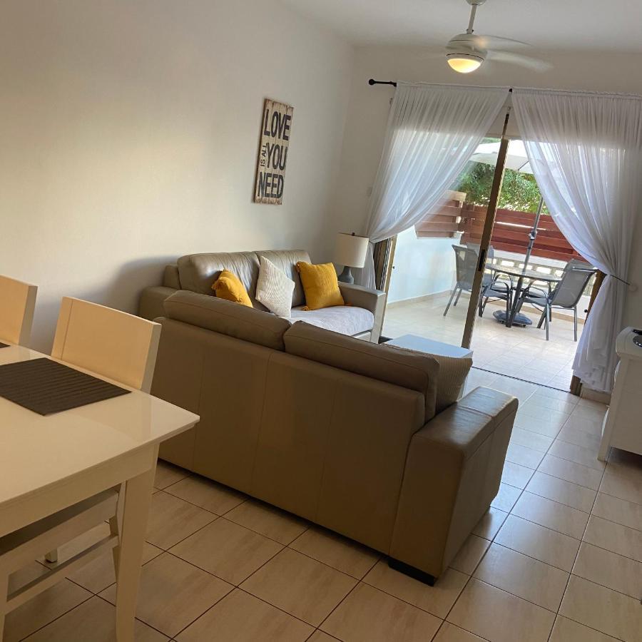 1 Bedroom Garden Flat, Sleeps 4 Paphos Kültér fotó