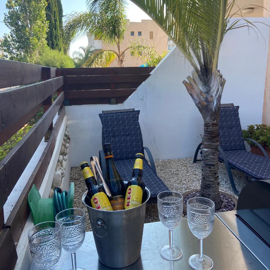 1 Bedroom Garden Flat, Sleeps 4 Paphos Kültér fotó